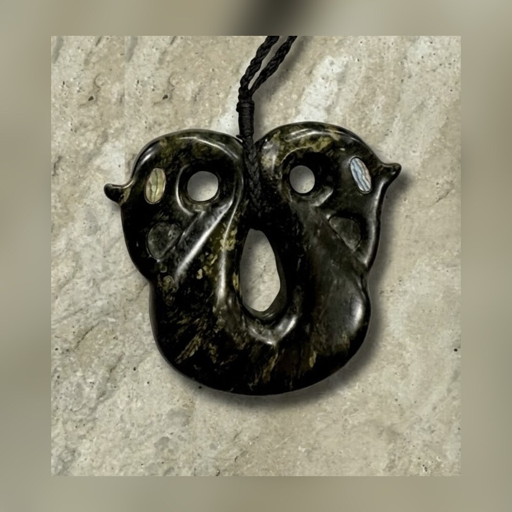 Pekapeka, double bird · serpentine, handcrafted pounamu