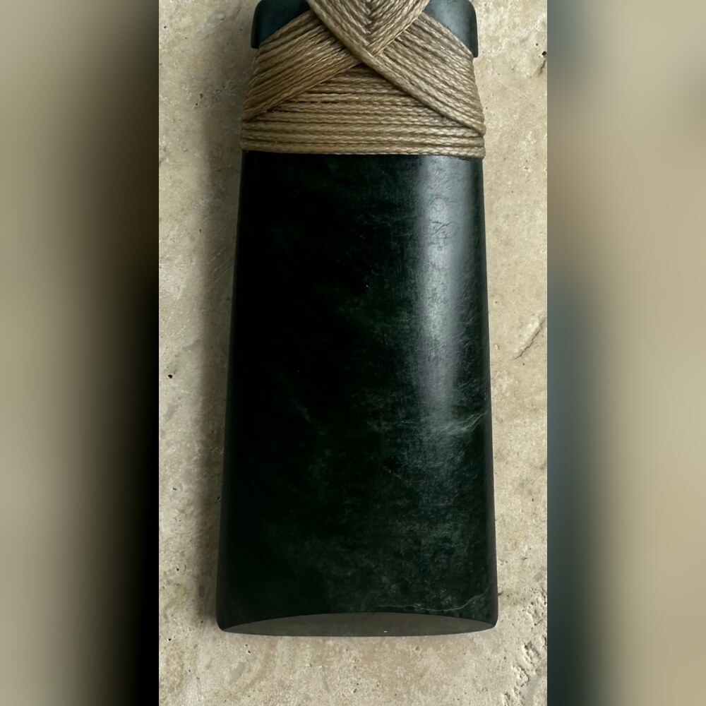 Medium-Large Toki, toki · kawakawa pounamu, handcrafted pounamu